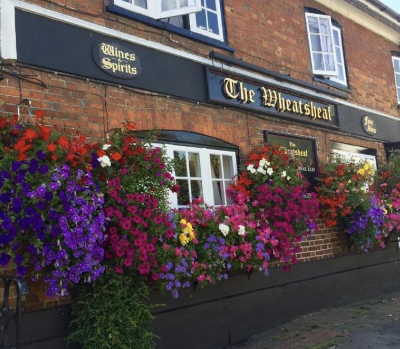 The Wheatsheaf Bramley Surrey Hotel Exterior foto