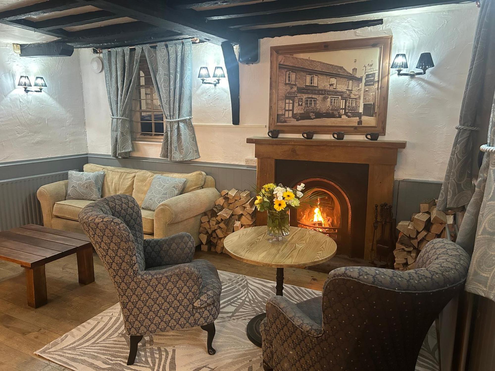 The Wheatsheaf Bramley Surrey Hotel Exterior foto