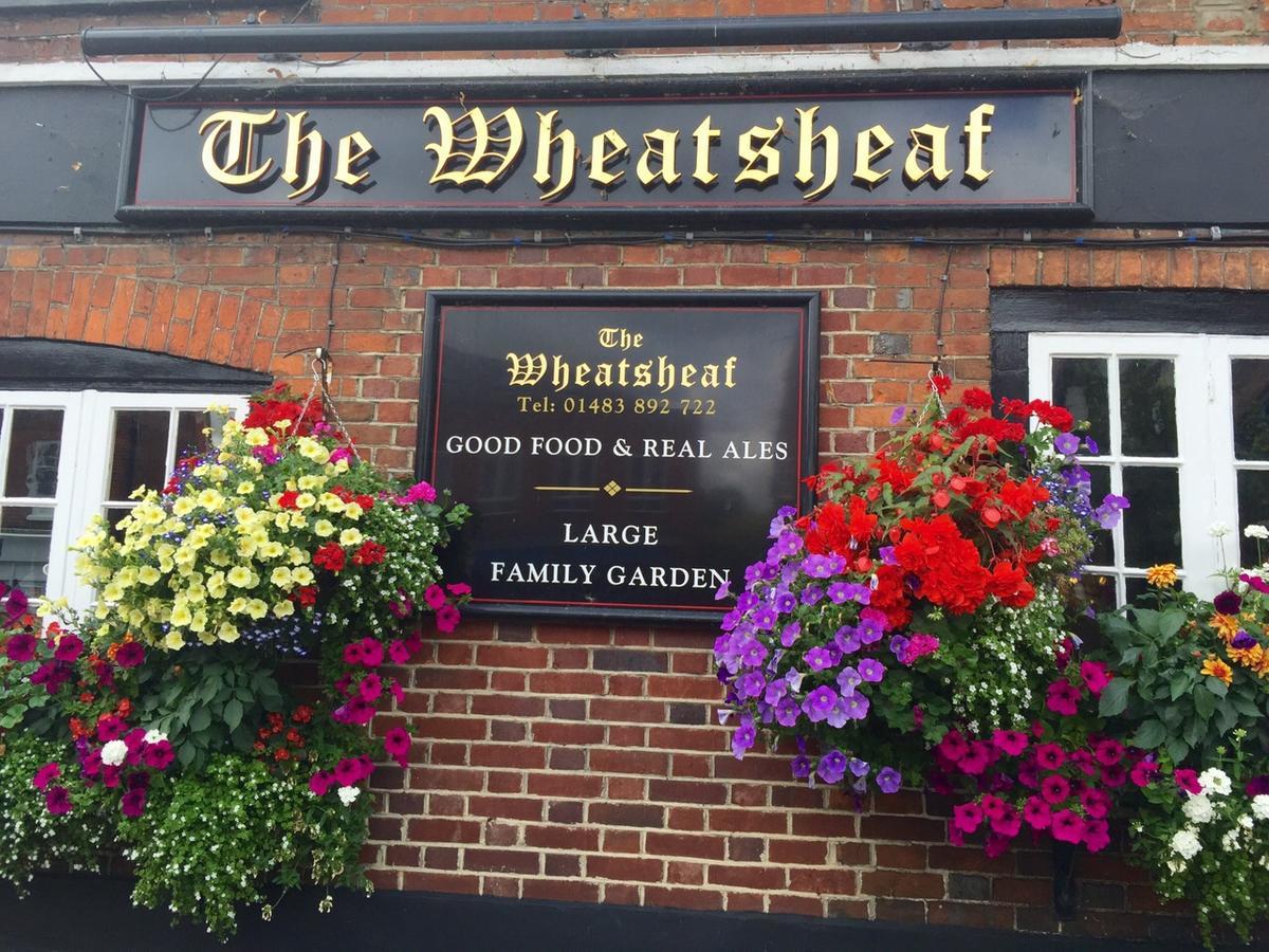 The Wheatsheaf Bramley Surrey Hotel Exterior foto