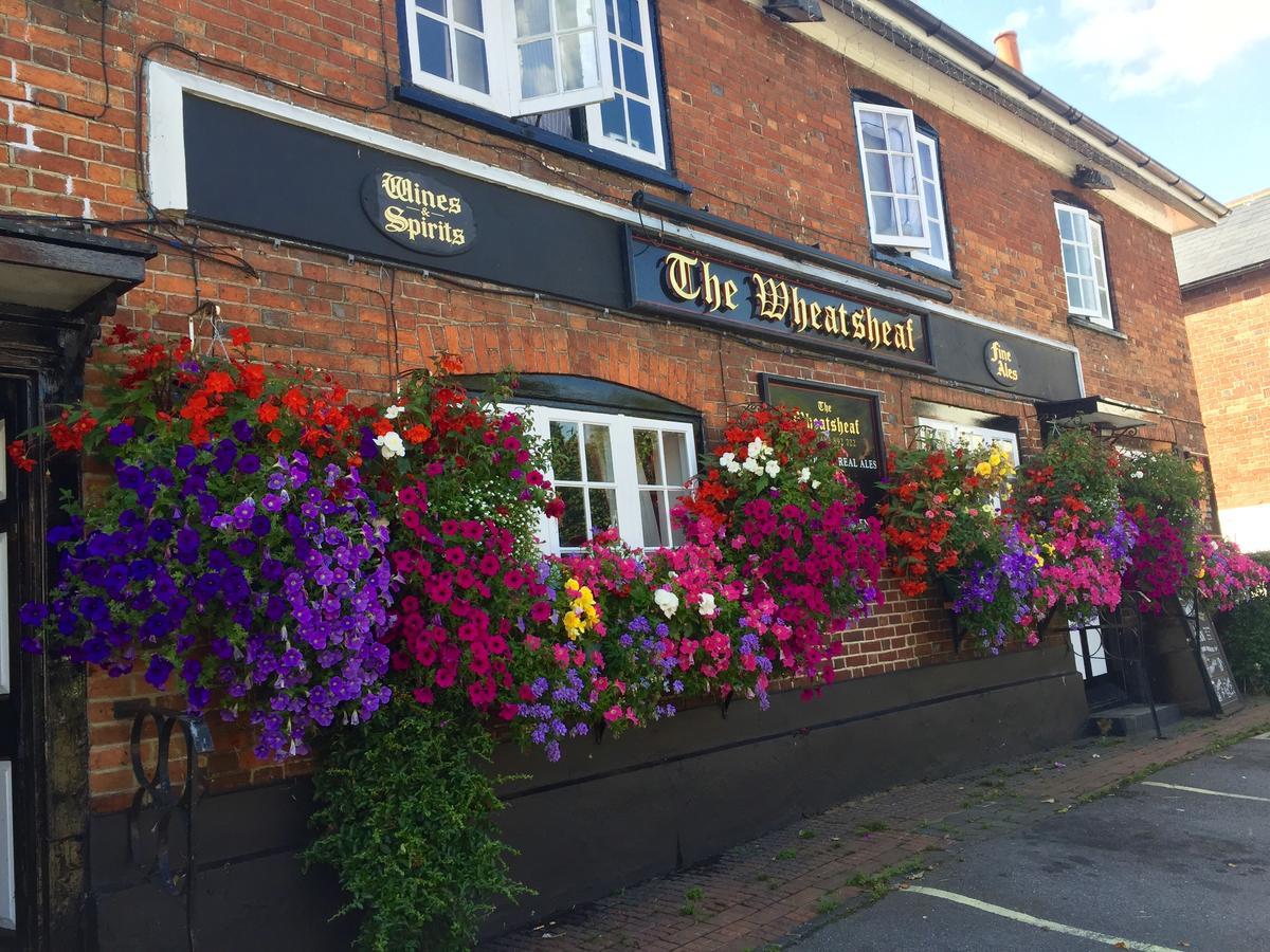 The Wheatsheaf Acomodação com café da manhã Bramley  Exterior foto